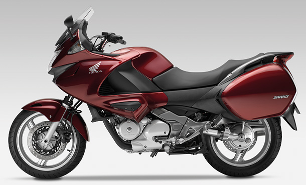 '10NT700V Deauville/C-ABS